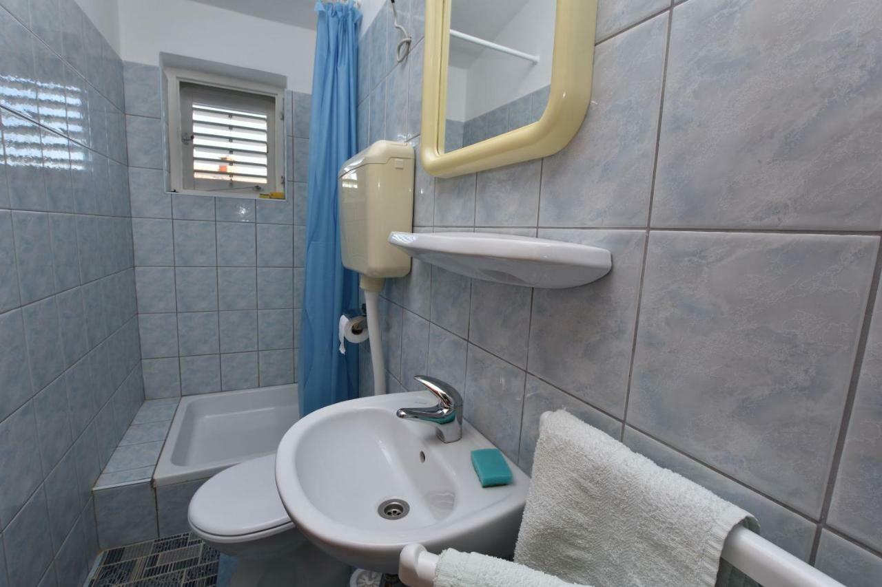 Apartment Damir Примоштен Экстерьер фото