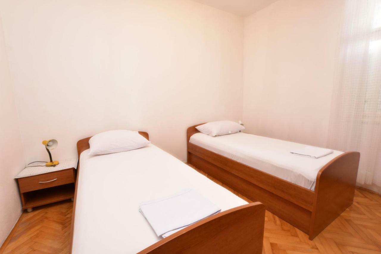 Apartment Damir Примоштен Экстерьер фото