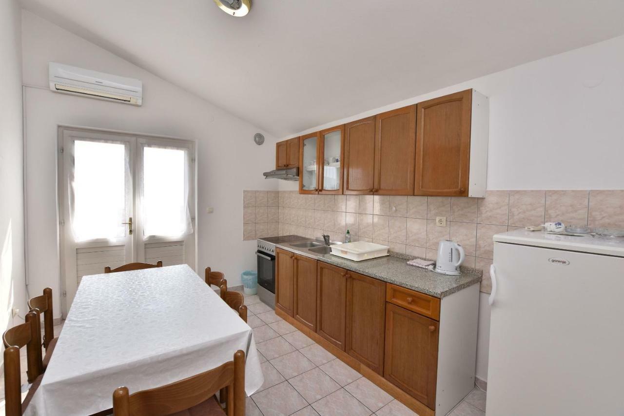 Apartment Damir Примоштен Экстерьер фото
