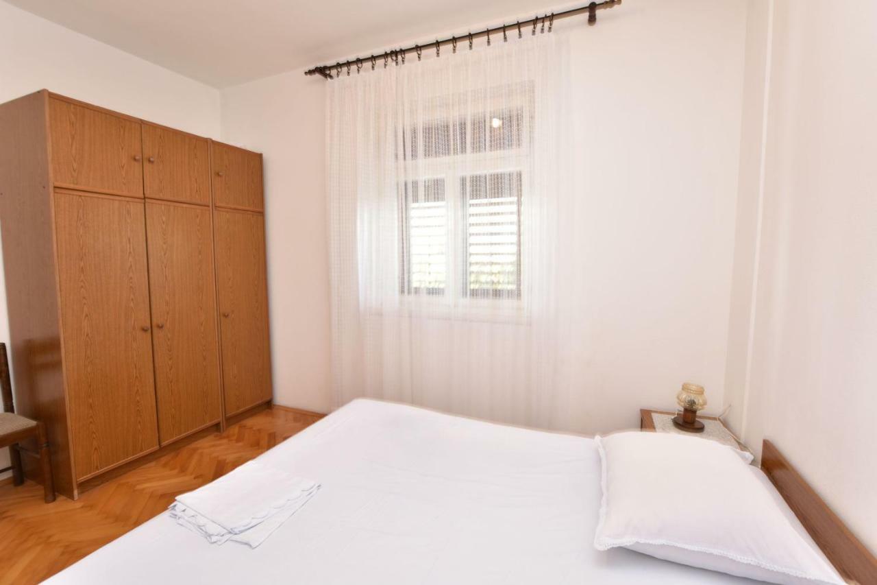 Apartment Damir Примоштен Экстерьер фото