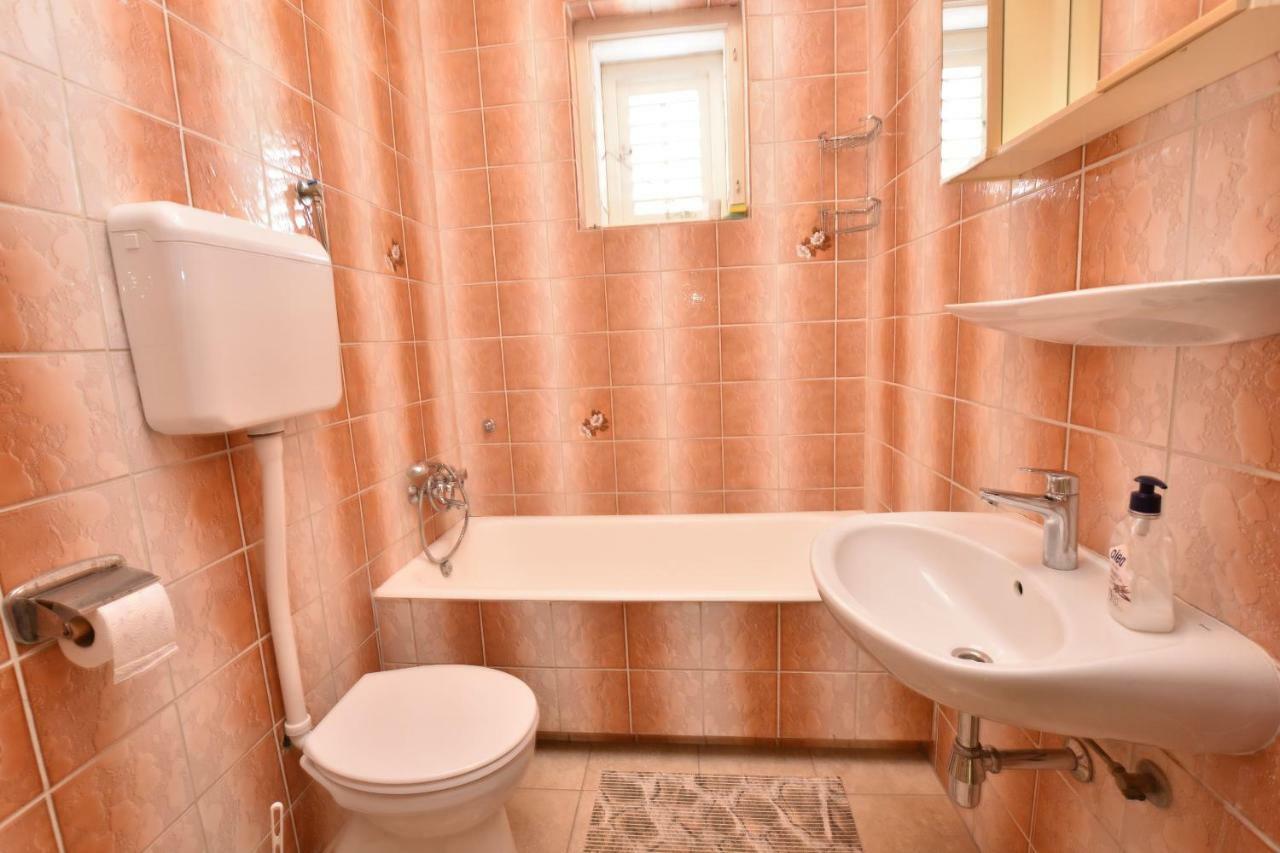 Apartment Damir Примоштен Экстерьер фото