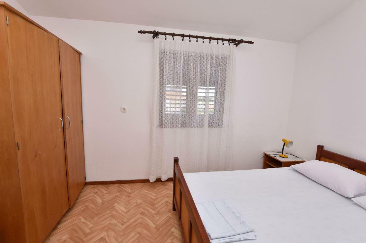 Apartment Damir Примоштен Экстерьер фото