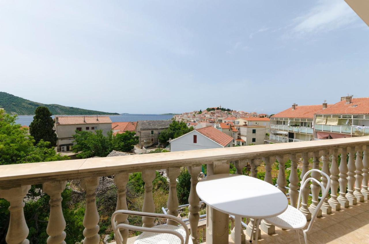 Apartment Damir Примоштен Экстерьер фото