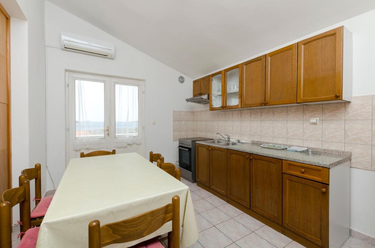 Apartment Damir Примоштен Экстерьер фото