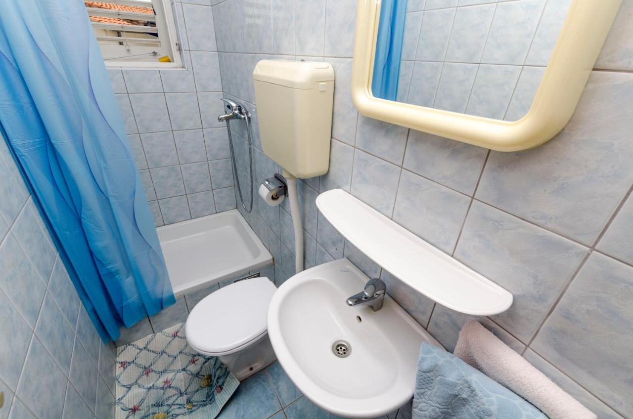 Apartment Damir Примоштен Экстерьер фото