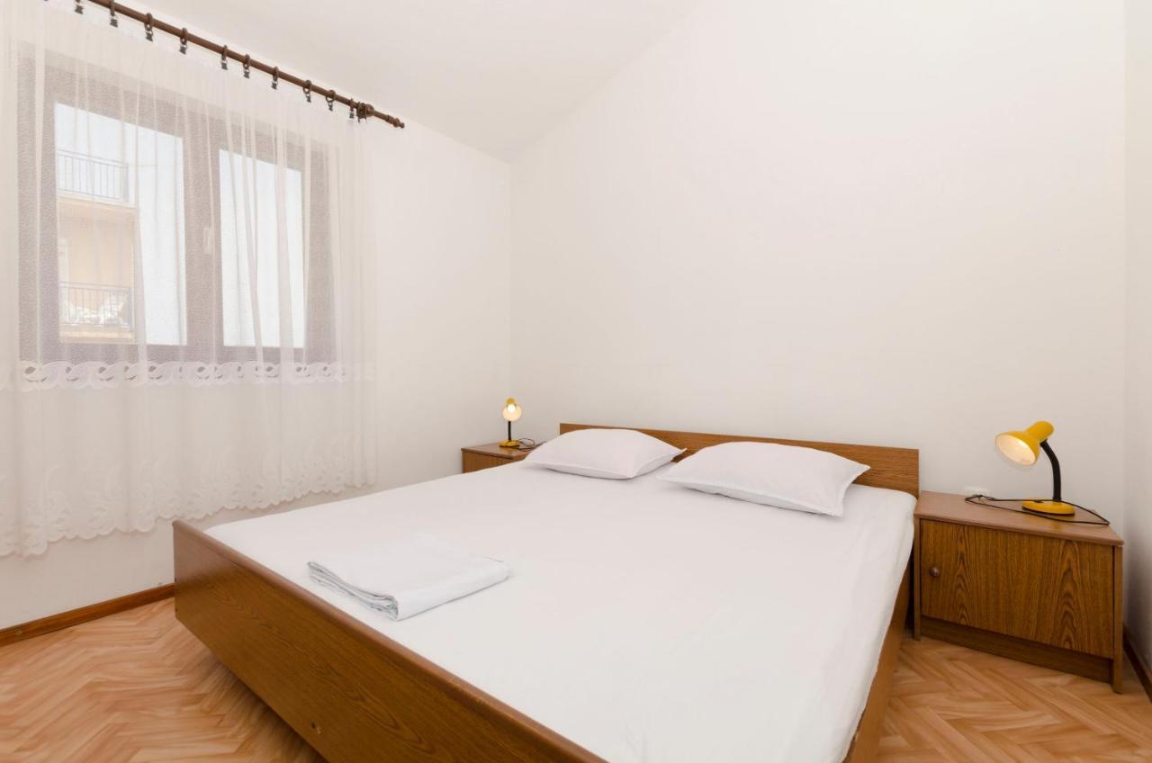 Apartment Damir Примоштен Экстерьер фото
